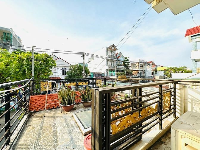 Hình ảnh Ban Công Riêng - Đầy Đủ Nội Thất ngay Dương Thị Mười - Giá Rẻ