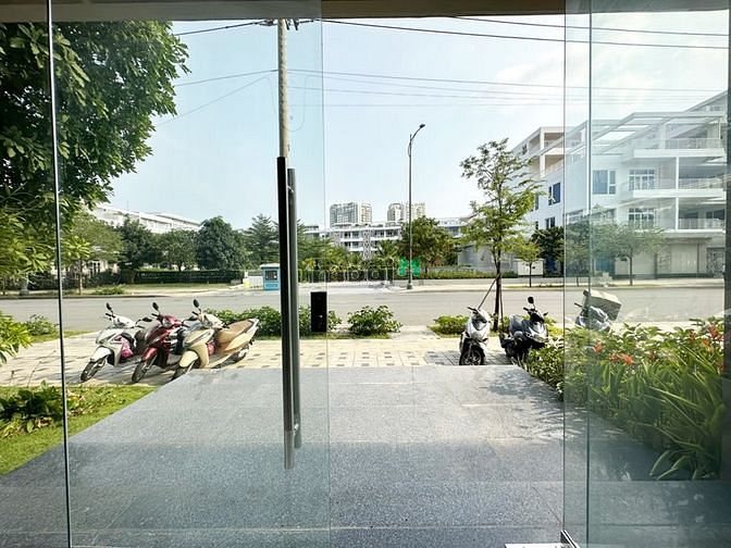 Hình ảnh Cho thuê tòa nhà văn phòng Lake View Thủ Thiêm vị trí đẹp.