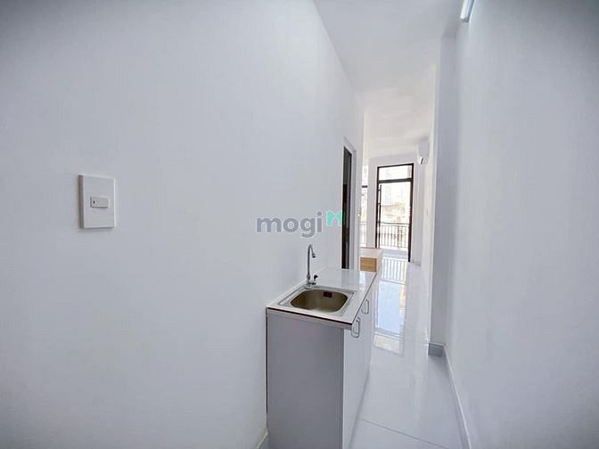 Hình ảnh Gần vòng xoay Dân Chủ Q10 - Full NT - Ban công