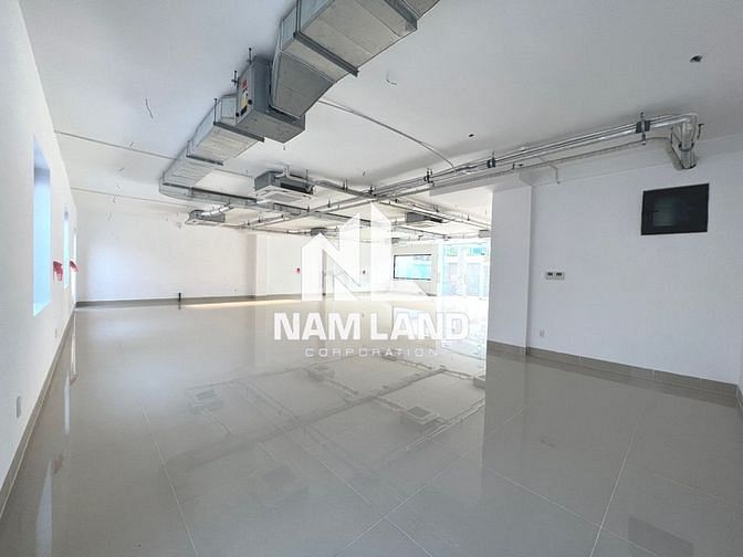 Hình ảnh Villa_Văn Phòng 900m2 Hầm 4 Sàn Trống Suốt Trên đường Nguyễn Hoàng,
