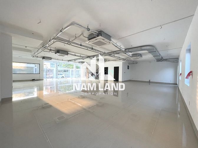 Hình ảnh Villa_Văn Phòng 900m2 Hầm 4 Sàn Trống Suốt Trên đường Nguyễn Hoàng,