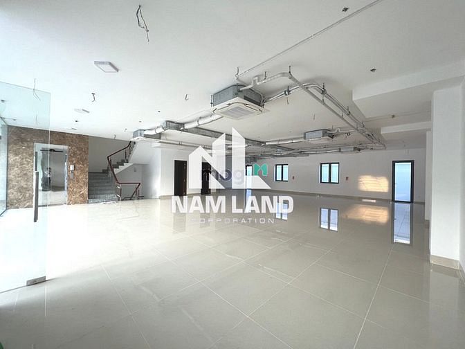 Hình ảnh Villa_Văn Phòng 900m2 Hầm 4 Sàn Trống Suốt Trên đường Nguyễn Hoàng,