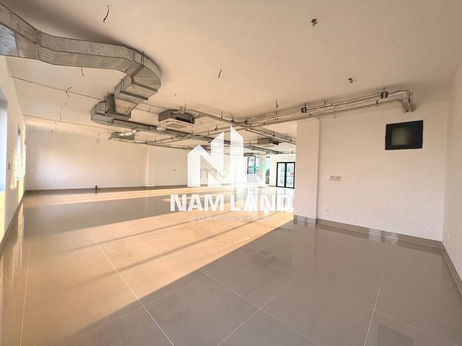 Hình ảnh Villa_Văn Phòng 900m2 Hầm 4 Sàn Trống Suốt Trên đường Nguyễn Hoàng,
