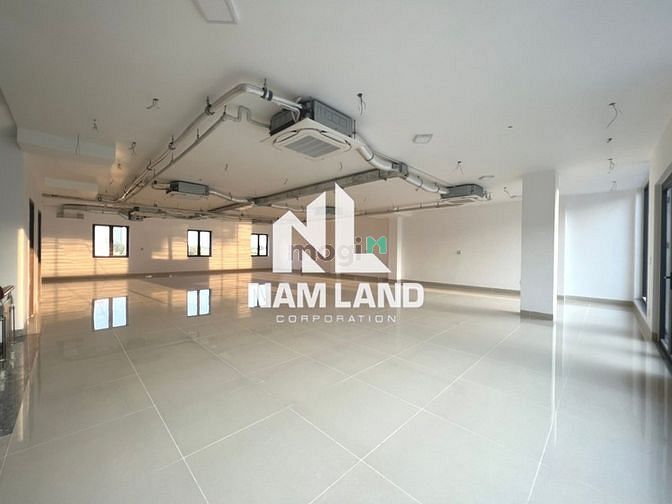 Hình ảnh Villa_Văn Phòng 900m2 Hầm 4 Sàn Trống Suốt Trên đường Nguyễn Hoàng,