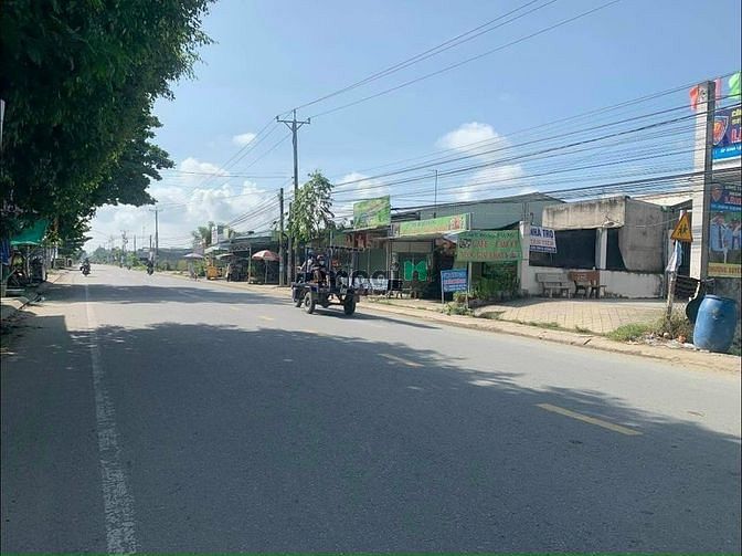 Hình ảnh Bán đất gần Trung Tâm Đức Hòa, DT 375m2, Giá 2 tỷ, SHR.