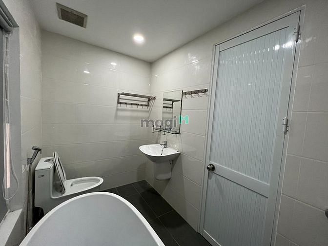 Hình ảnh 🎉 Penthouse View Xịn Rộng 70m2_Full Nội Thất_Thang Máy_Hầm Xe