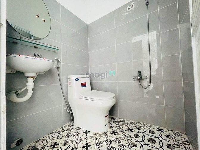 Hình ảnh Cho Thuê Studio Cửa Sổ Lớn - Sát Cầu Vượt 3/2 - Gần ĐH Hoa Sen