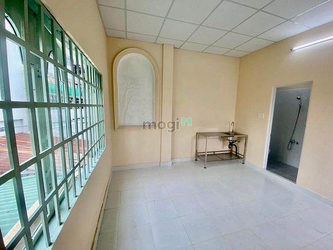 Hình ảnh Phòng trọ Ban Công Máy Lạnh 🏡 Ngay Lê Văn Việt
