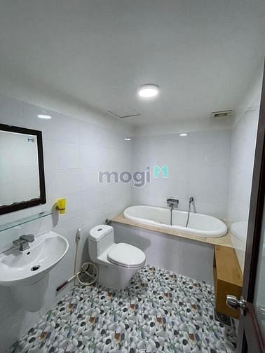 Hình ảnh Mb6623 nạp rút nhanh chóng 2 PN 2 WC 93m2 P15 Tân Bình full nội thất