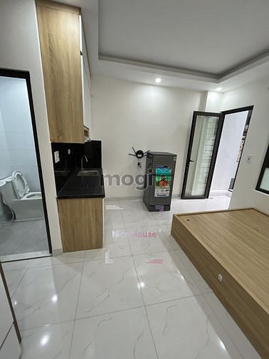 Hình ảnh Ngã Tư Sở Mới Tinh Full Đồ, Thang Máy, Máy Giặt Riêng Giá Tốt