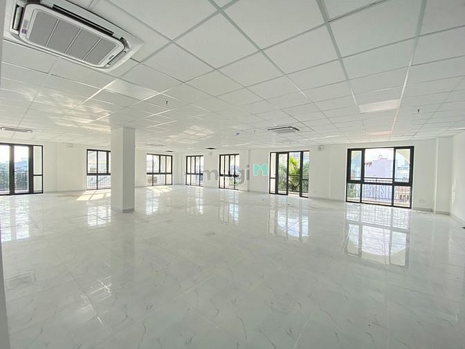 Hình ảnh 5 Hát Giang, 1 hầm 7 tầng, quy mô 1000m2 sử dụng, cho thuê 180 triệu