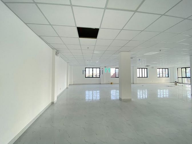 Hình ảnh 5 Hát Giang, 1 hầm 7 tầng, quy mô 1000m2 sử dụng, cho thuê 180 triệu