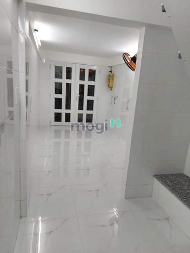 Hình ảnh Bán Nhà Khu Vực Bến Vân Đồn Q4
