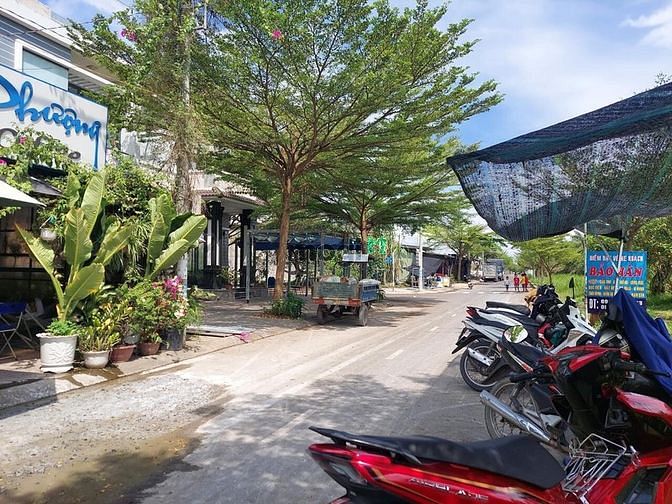Hình ảnh Bán Đất Nền Giá Rẻ DT 100m2 Xây Dựng Tự Do, Sổ Sách Đầy Đủ .