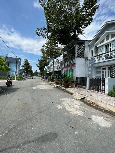 Hình ảnh Bán Đất Nền Giá Rẻ DT 85m2 Xây Dựng Tự Do, Sổ Sách Đầy Đủ .