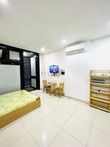 Hình ảnh CHDV 35m2 có BAN CÔNG full nội thất ngay ngã tư Hàng Xanh
