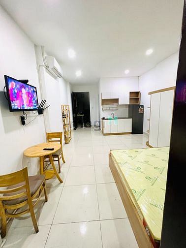 Hình ảnh CHDV 35m2 có BAN CÔNG full nội thất ngay ngã tư Hàng Xanh