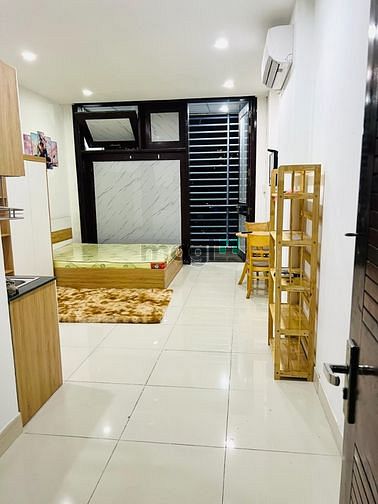 Hình ảnh CHDV 35m2 có BAN CÔNG full nội thất ngay ngã tư Hàng Xanh
