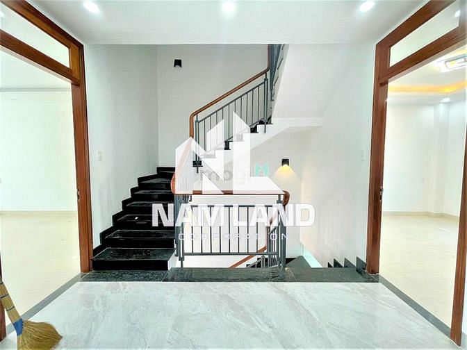 Hình ảnh Cho thuê nhà mới 1 hầm 5 lầu đường số 12 Trần Não
