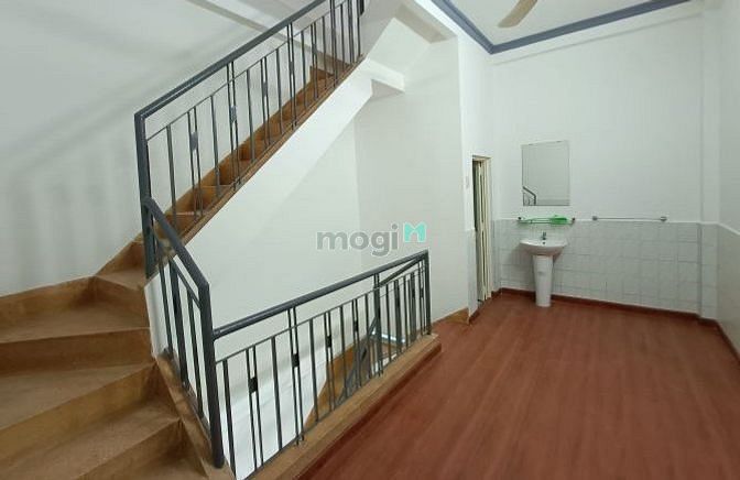 Hình ảnh BÁN GẤP NHÀ, Q5, dt 40m2, giá 2.1TỶ, SHR