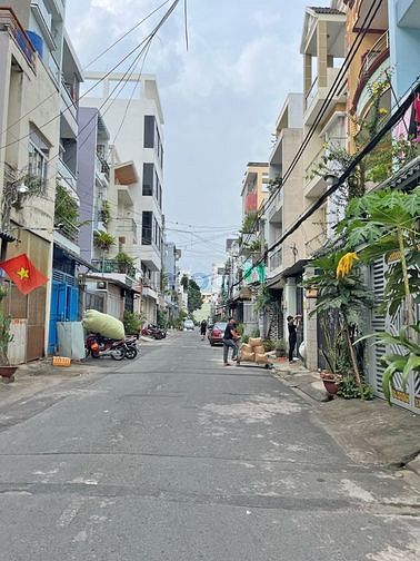Hình ảnh Đất thổ cư sổ đỏ chính chủ, hẻm xe hơi, giá cả hợp lý, dt:68m2.
