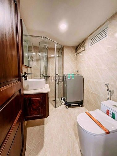 Hình ảnh full nội thất có ban công, có chỗ để xe hơi