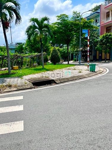 Hình ảnh Sang gấp lô đất mặt tiền đường số 12, Tân Phong, quận 7. DT 100m2.