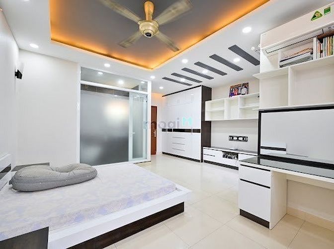 Hình ảnh Toà Nhà Cách Mạng Tháng 8 Lô Góc 6 tầng Thang Máy