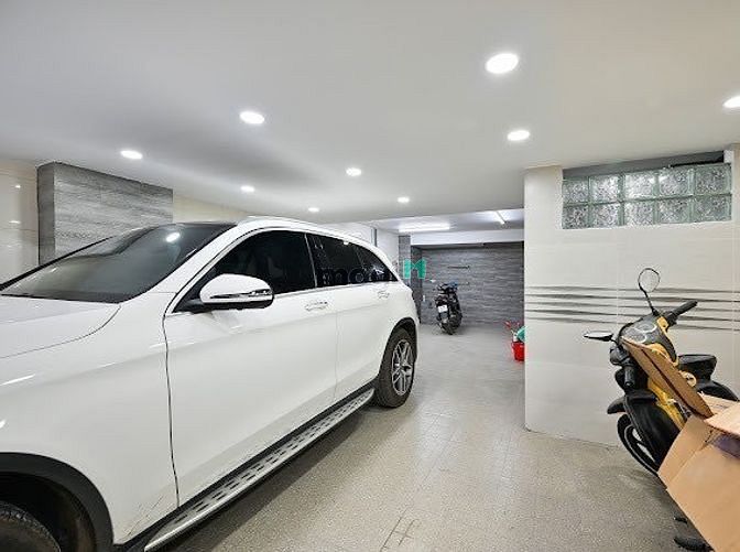 Hình ảnh Toà Nhà Cách Mạng Tháng 8 Lô Góc 6 tầng Thang Máy