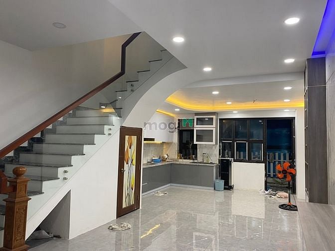 Hình ảnh Cho Thuê Nhà Nguyên Căn 1T3L Lò Lu_Q9