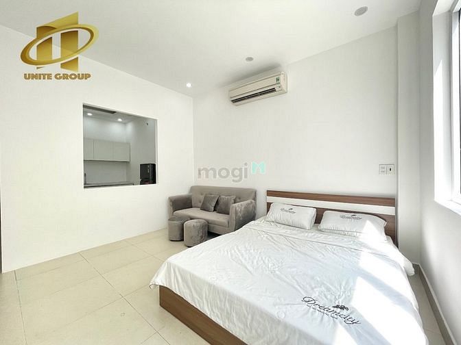 Hình ảnh Căn Hộ Studio tách bếp, có cửa sổ lớn rộng rãi gần Sân Bay