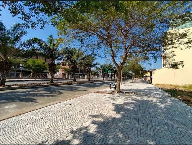 Hình ảnh Bán gấp lô đất 90m2, KDC Nam Long, Phước Long B, Quận 9, giá 2.1 tỷ