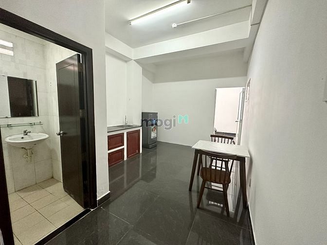 Hình ảnh Mb6623 nạp rút nhanh chóng có Ban công siêu thoáng mát, máy giăt riêng gần Chợ Bà Chiểu