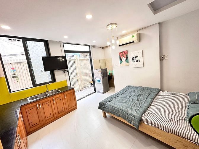 Hình ảnh Trống 1 phòng tầng trệt full nội thất đường Cách Mạng Tháng 8 Tân Bình