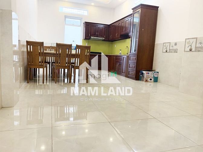 Hình ảnh Cho thuê nhà mặt tiền đường Bùi Tá Hán, Quận 2