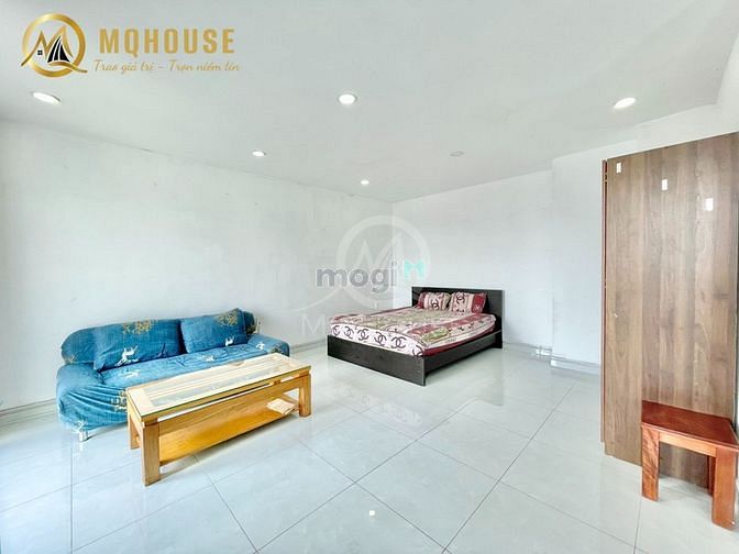 Hình ảnh Penthouse diện tích 70m2 ba mặt balcon ngay khu sân bay