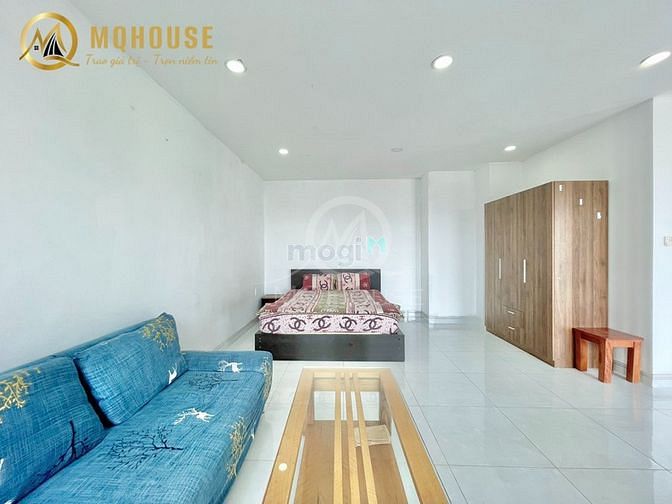 Hình ảnh Penthouse diện tích 70m2 ba mặt balcon ngay khu sân bay