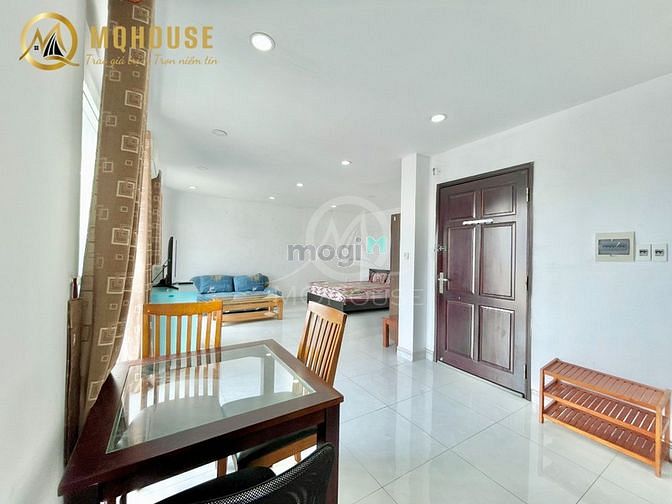 Hình ảnh Penthouse diện tích 70m2 ba mặt balcon ngay khu sân bay