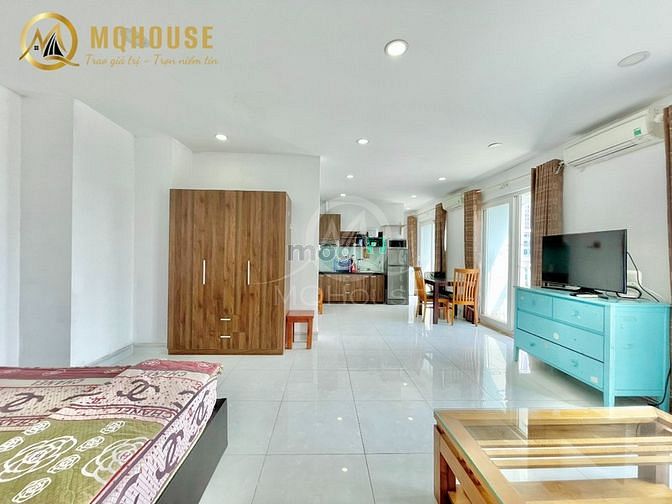 Hình ảnh Penthouse diện tích 70m2 ba mặt balcon ngay khu sân bay