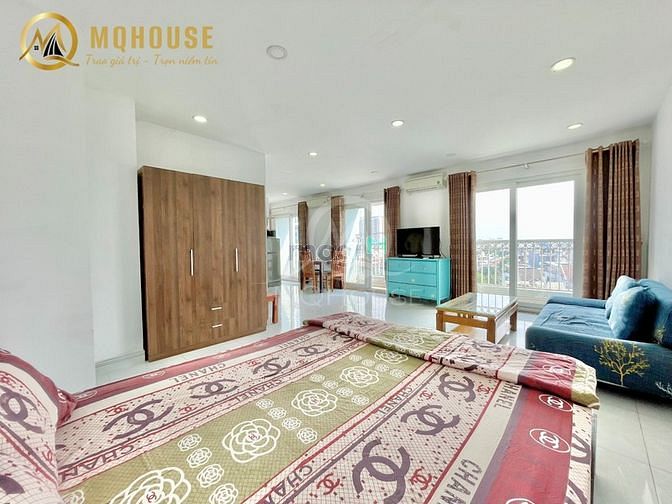 Hình ảnh Penthouse diện tích 70m2 ba mặt balcon ngay khu sân bay