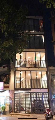 Hình ảnh Cho thuê nhà mặt tiền Trường Sa p14 Quận 3 .