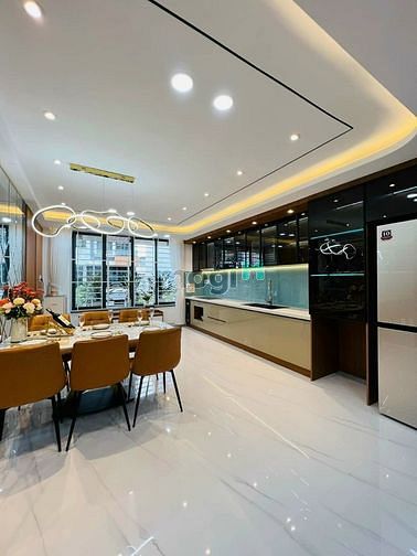 Hình ảnh 121m Cách Mạng Tháng 8 Q3 ( 4.5 * 27 ) 4 Lầu 19.5 tỷ