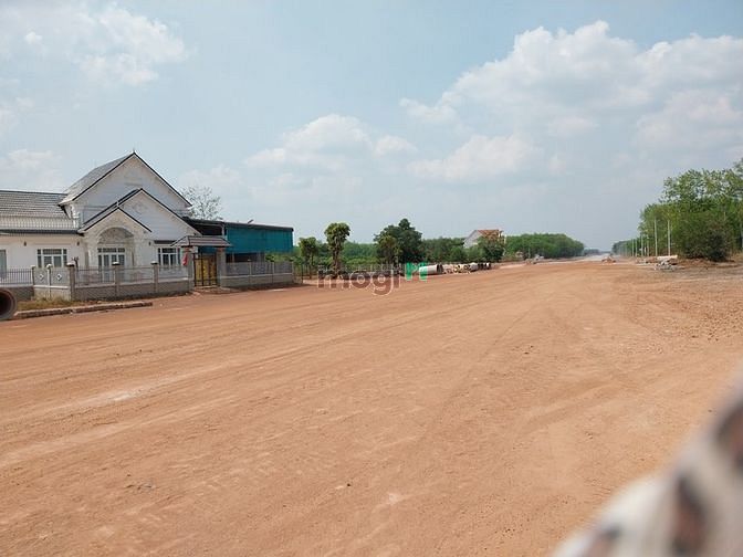 Hình ảnh Bán đất gần bên Khu công nghiệp, chợ, trường, UBND