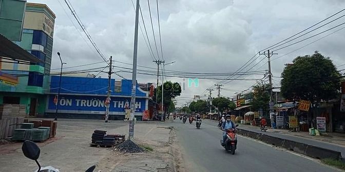 Hình ảnh Cho Thuê Xưởng Lớn Mặt Tiền Quận 12