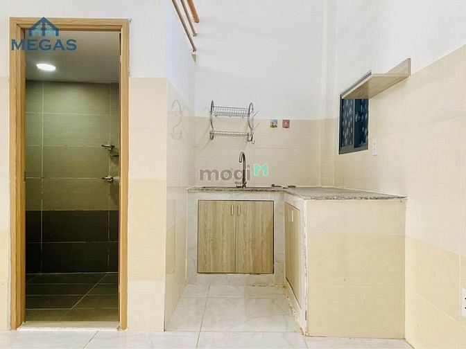 Hình ảnh Phòng trọ có gác 30m2 sẵn máy lạnh ở Tân Bình