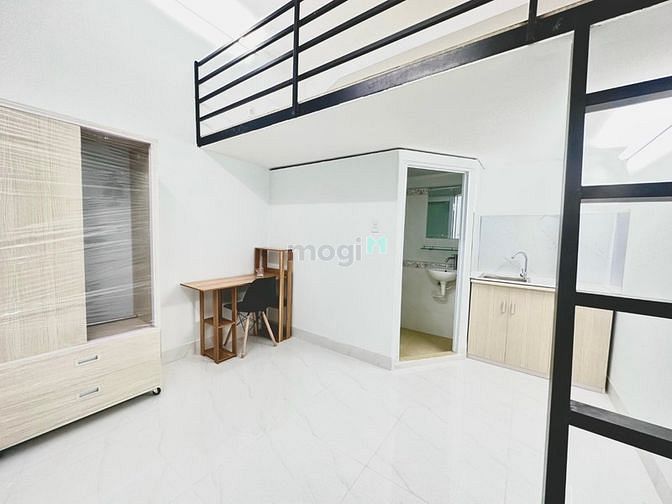 Hình ảnh 👍 DUPLEX ban công + cửa sổ lớn 👍