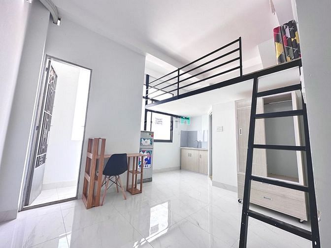 Hình ảnh 👍 DUPLEX ban công + cửa sổ lớn 👍