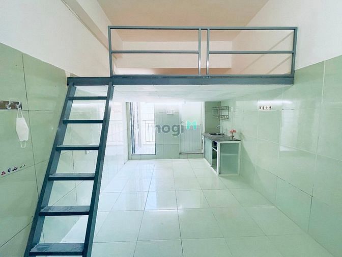 Hình ảnh Phòng ban công riêng, cửa sổ, giờ tự do gần Phạm Văn Đồng
