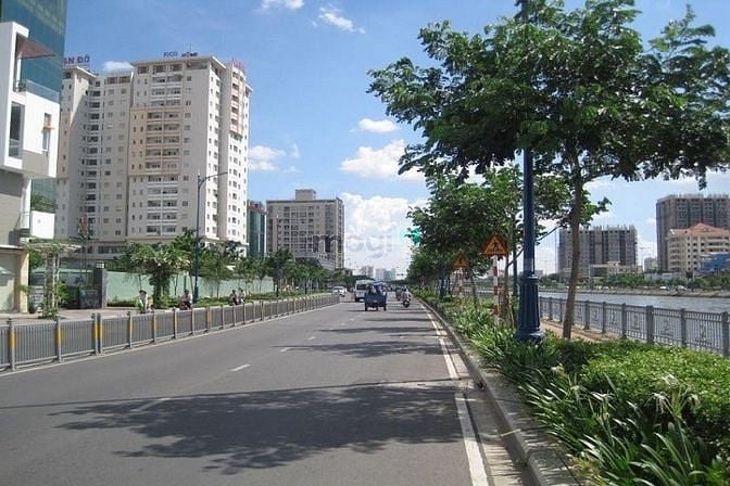 Hình ảnh Bán gấp lô đất đường Bến Vân Đồn Phường 5 Quận 4. Giá 2,7 tỷ. Sổ riêng