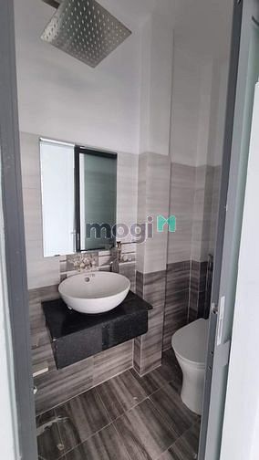 Hình ảnh Bán mới đẹp,đường Lạc Long Quân, Tân Bình,30m2, 4 tầng.